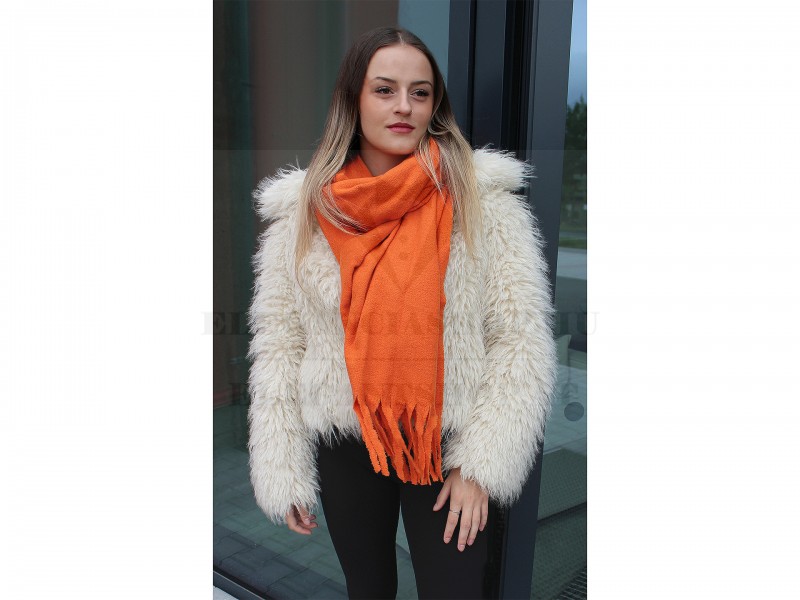 Női téli sál rojtokkal