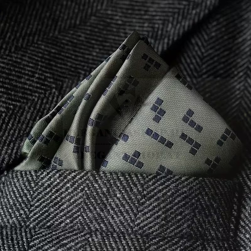 Exkluzív díszzsebkendő - Szürke aprómintás Exkluzív díszzsebkendő - Szürke aprómintás