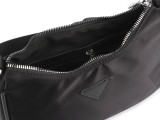                                     Ezüst láncos 2 az 1-ben kézitáska - 26x16 cm Női táska, pénztárca, öv