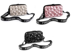                               Női crossbody táska pánttal 