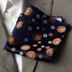                     Exkluzív díszzsebkendő - Barna virágos Diszzsebkendő